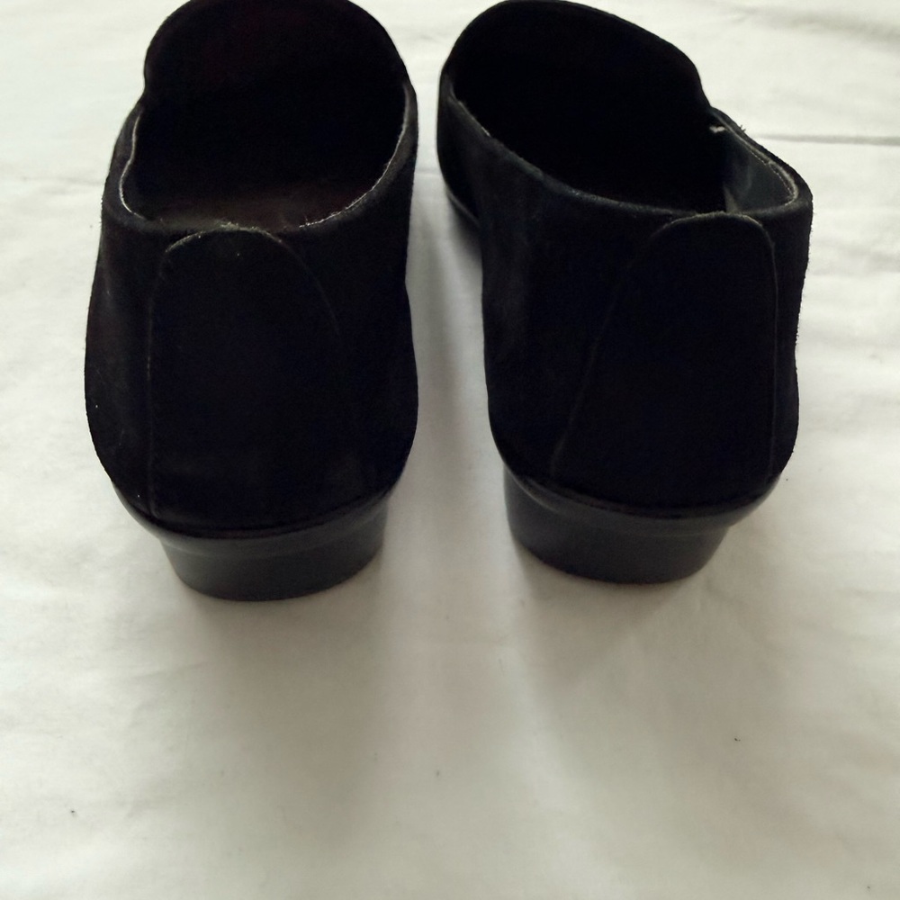 Vionic Women’s Classic Black Slip-On Loafers - Picture 3 of 3